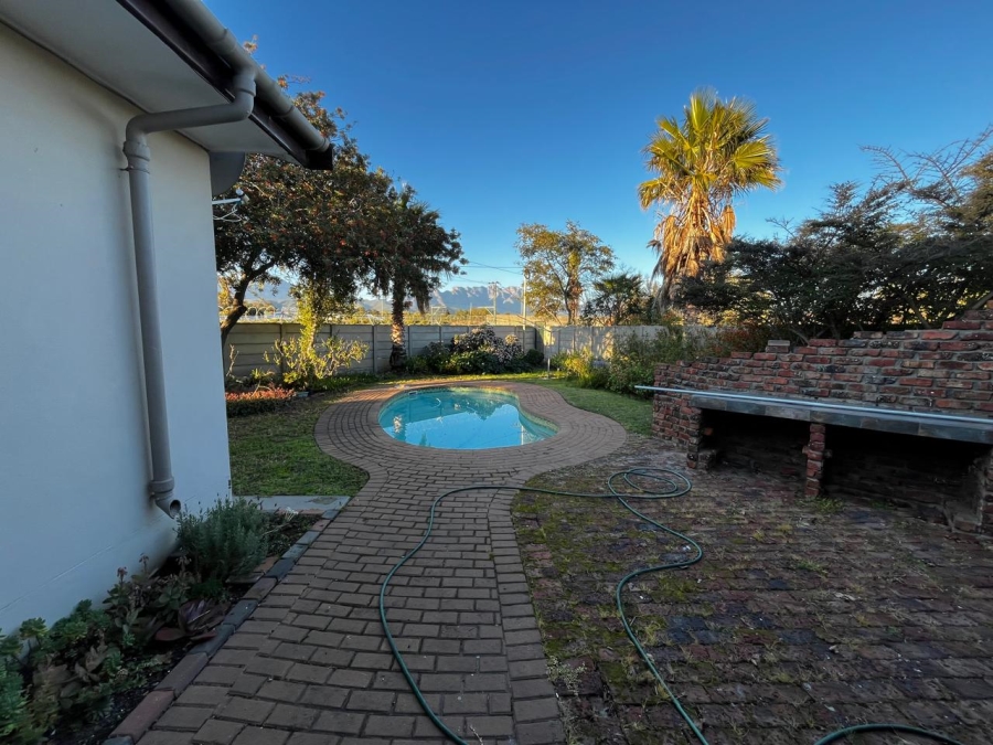 3 Bedroom Property for Sale in Langerug Western Cape